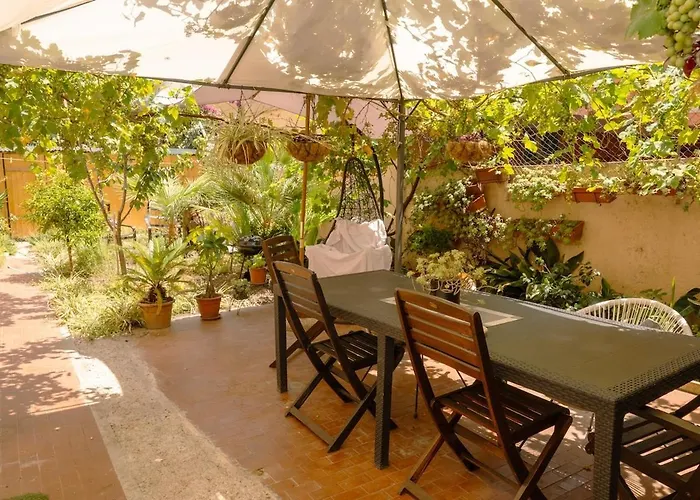 Apartmán In The Heart Of With Garden And Jacuzzi Řím