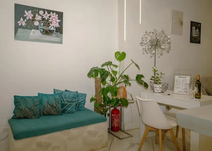 Appartamento In The Heart Of With Garden And Jacuzzi Roma